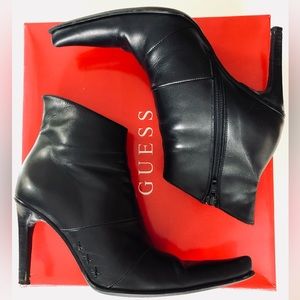 Guess Goth black leather pointy toe 4" heel booty Size 7 1/2 6 inch zipper